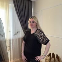 Leopar Desenli Taş Detaylı Penye Tişört